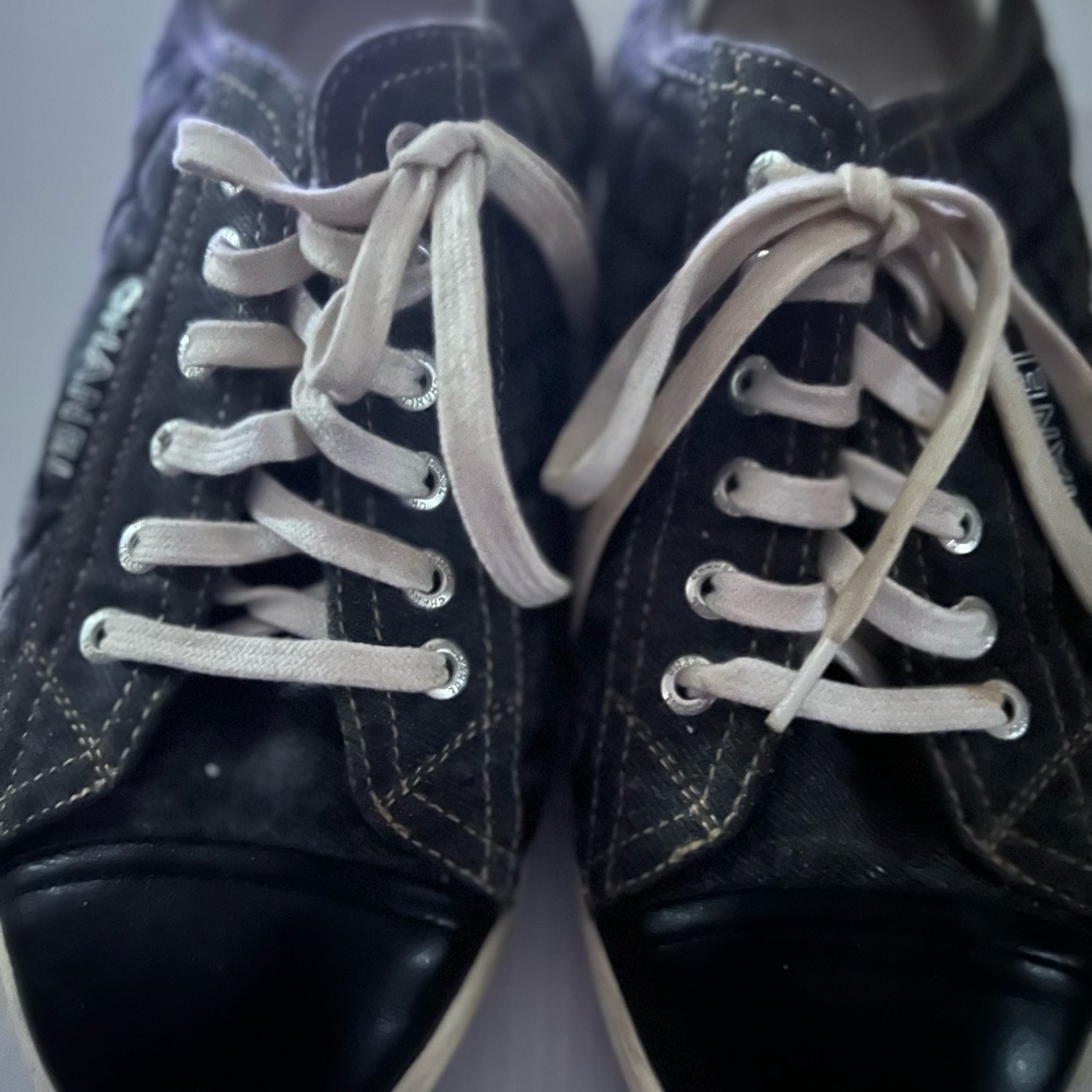 Authentic Chanel shoes size 39